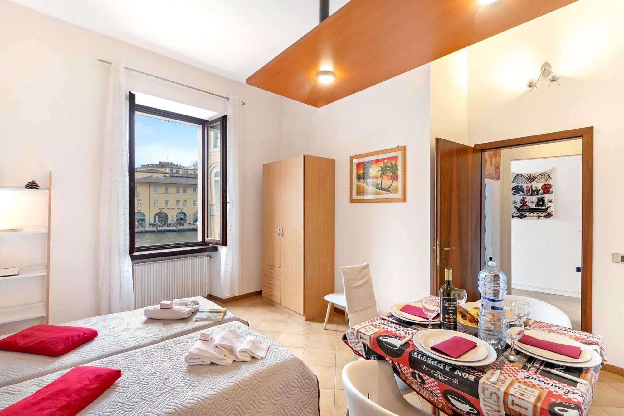 Lake View Historical Center Apartment - Happy Rentals Riva del Garda Exterior photo