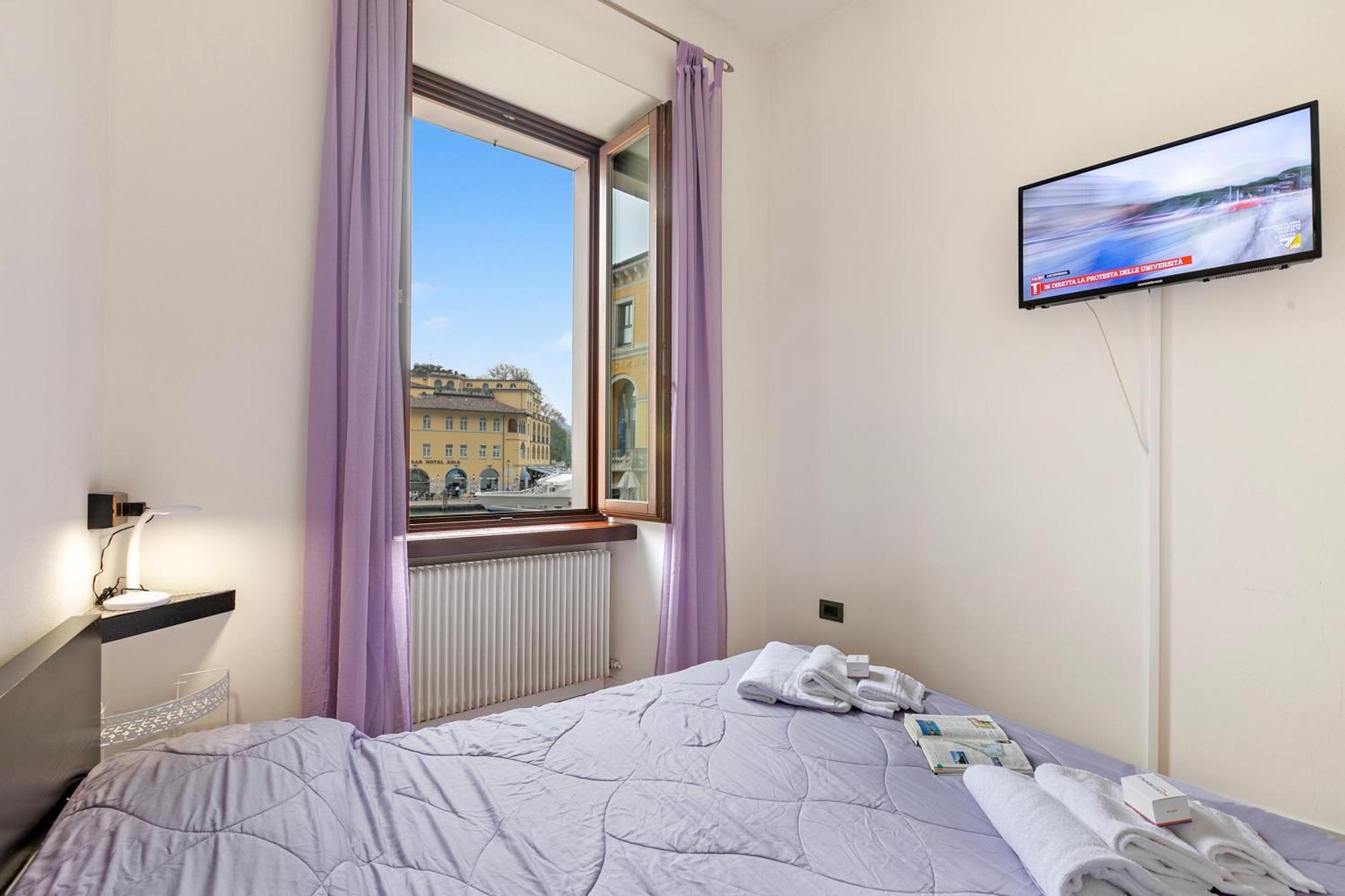 Lake View Historical Center Apartment - Happy Rentals Riva del Garda Exterior photo